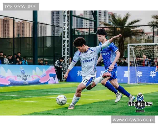 重庆足球队的力量变革引发热议推动城市足球新篇章